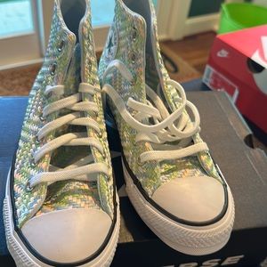 Brand New multicolor converse size 8